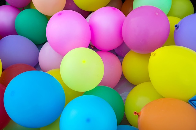 10 sjove og kreative måder at sige tillykke med fødselsdagen